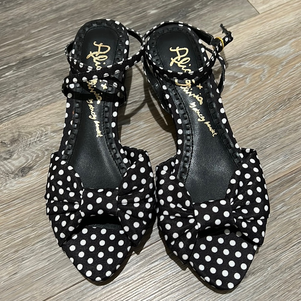 NEW Alice+Olivia by Stacey Bendet Sandles